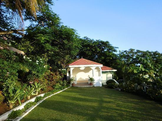 Flamboyant Hotel & Villas St. George's Exterior foto